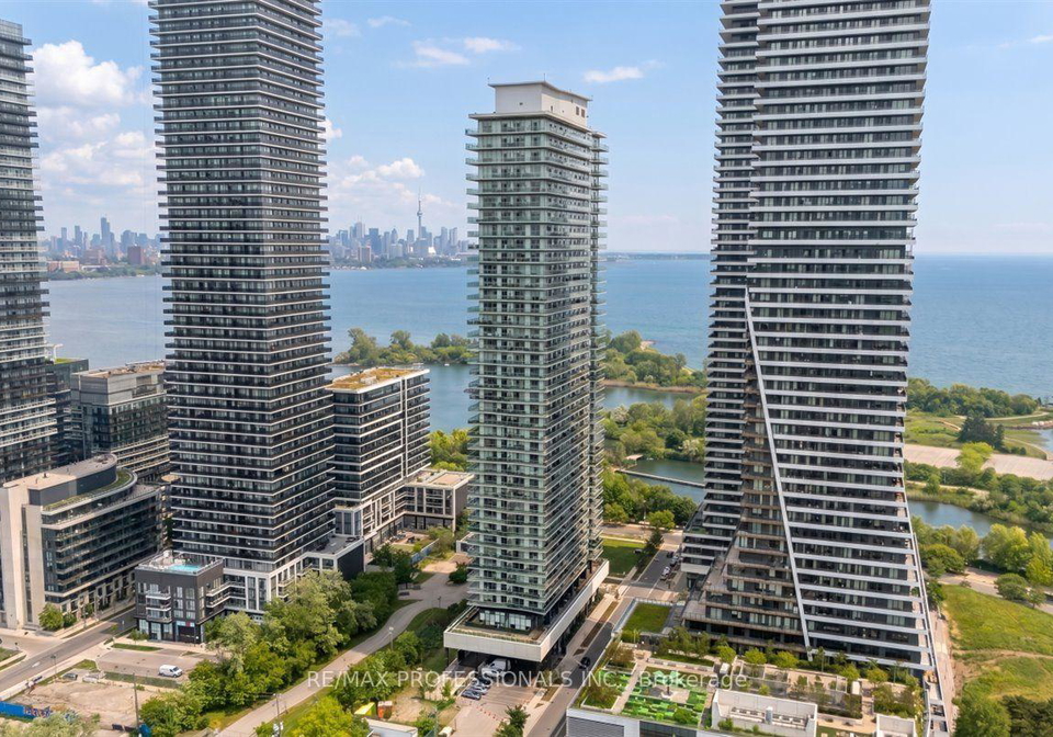 33-shore-breeze-drive-etobicoke-ontario-w13431818