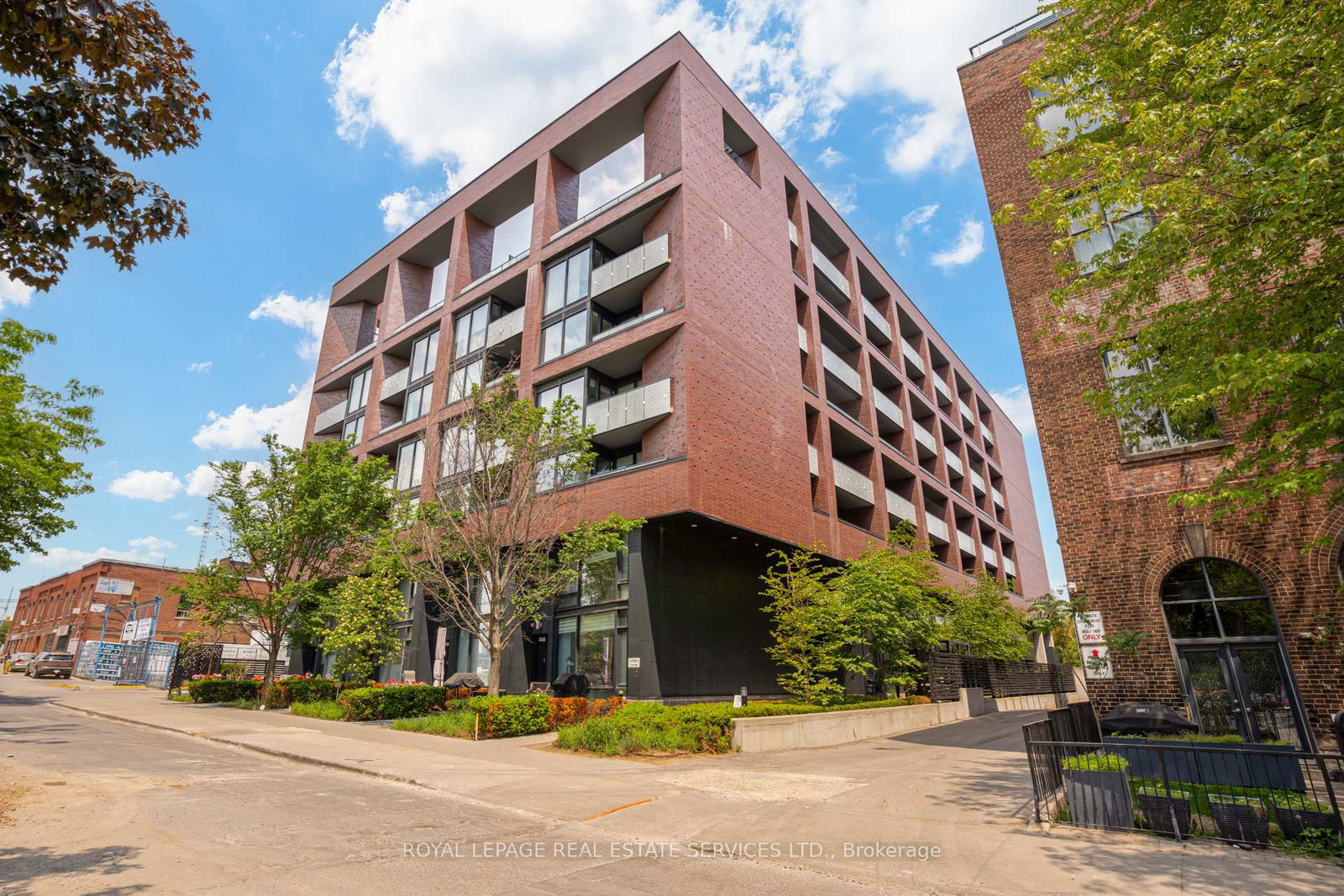 383-sorauren-avenue-toronto-ontario-w13431842