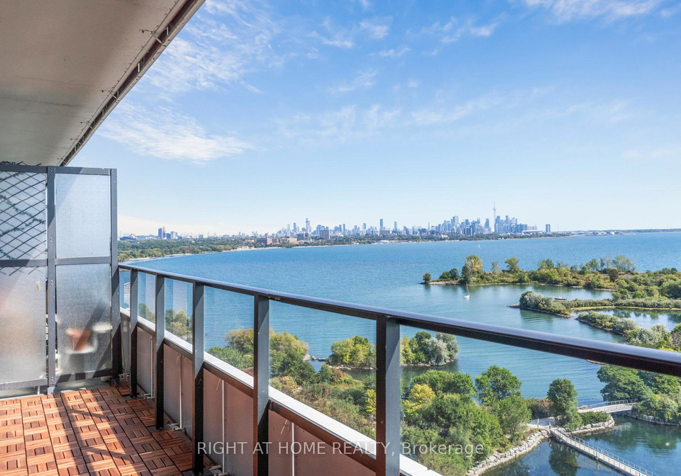 20-shore-breeze-drive-etobicoke-ontario-w13431886