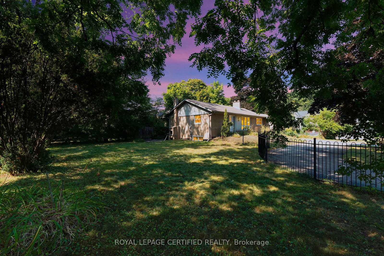 122-selgrove-crescent-oakville-ontario-w13432942