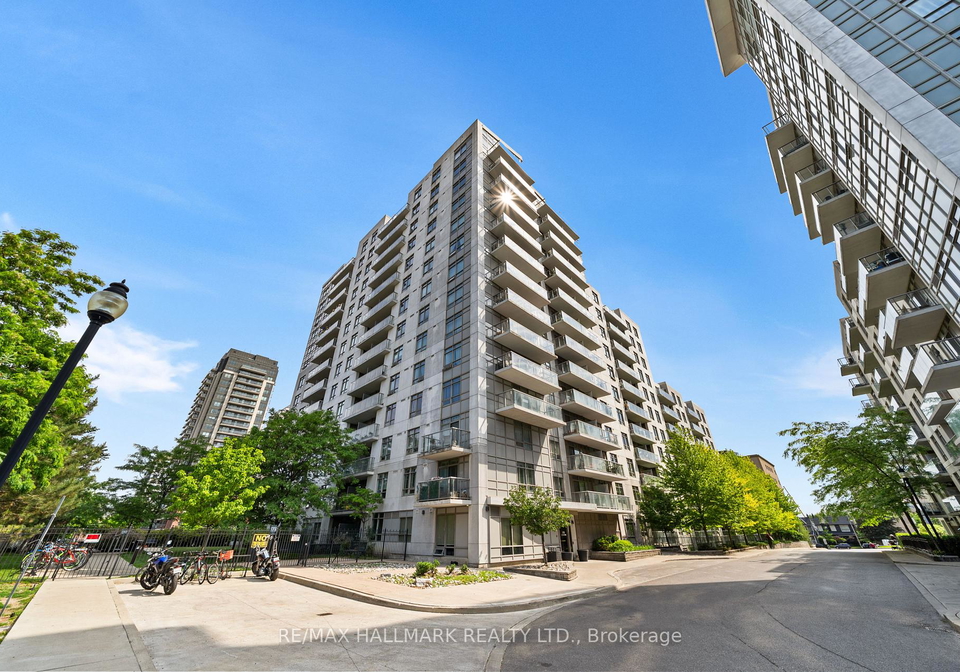 816-lansdowne-avenue-toronto-ontario-w13433254