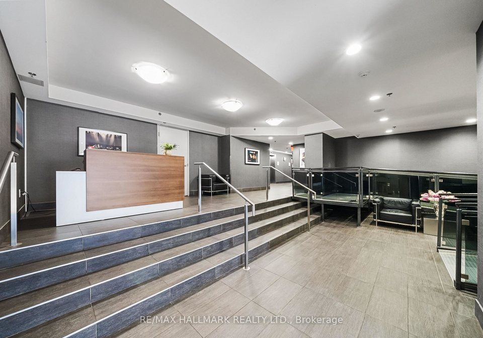 816-lansdowne-avenue-toronto-ontario-w13433254
