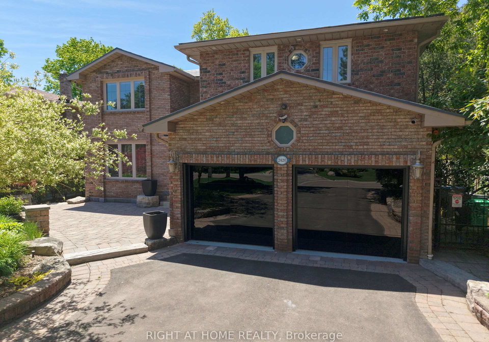 2428-old-carriage-road-mississauga-ontario-w13433792