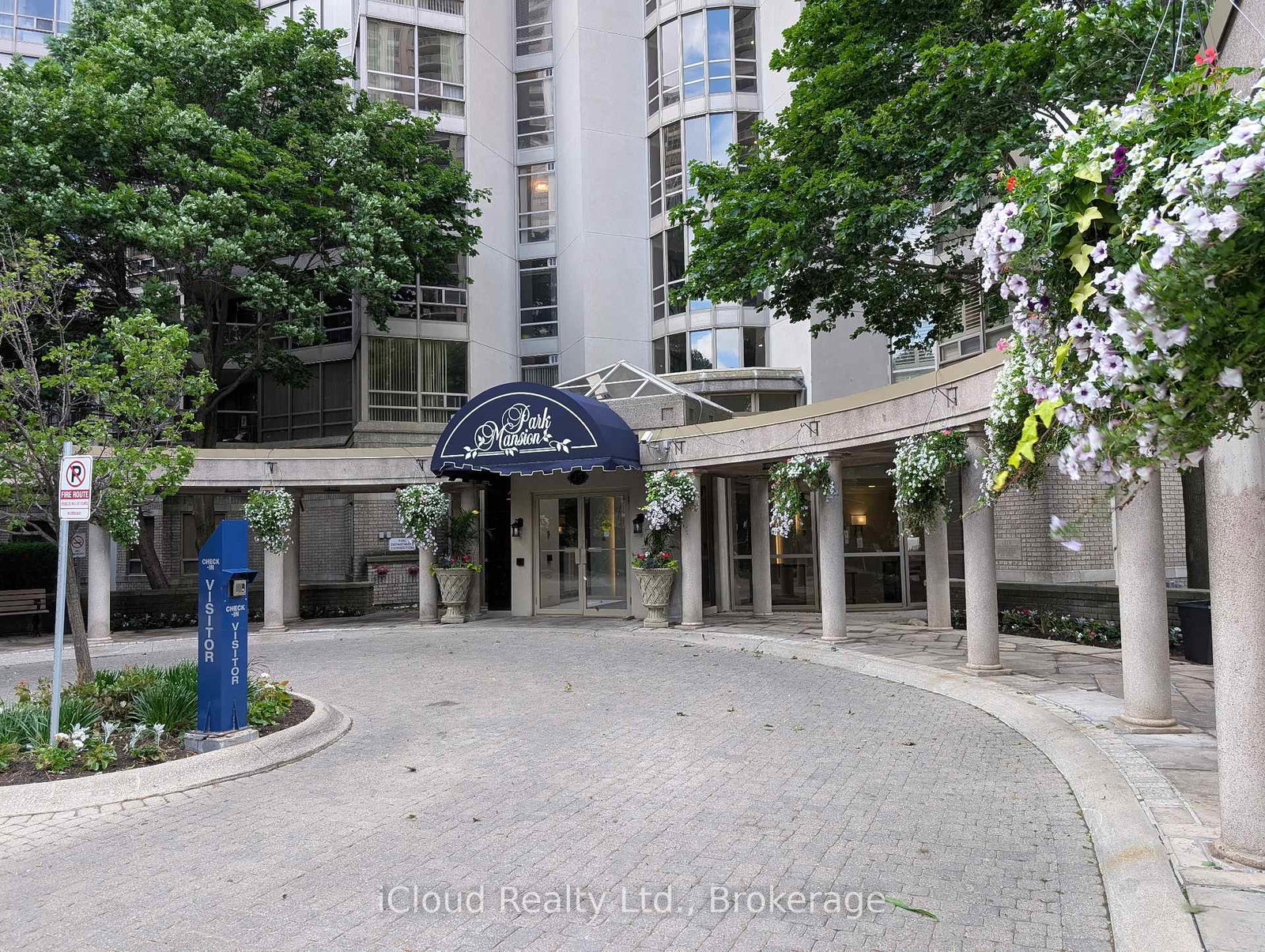 45-kingsbridge-garden-circle-mississauga-ontario-w13433938