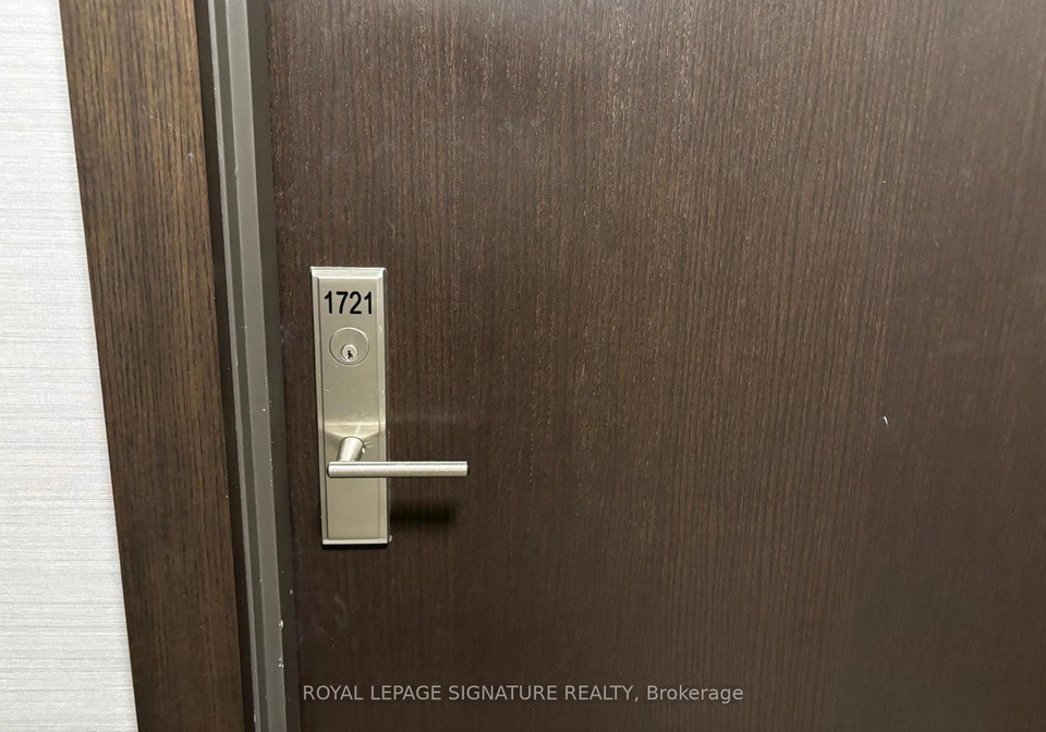 8-nahani-way-mississauga-ontario-w13434104