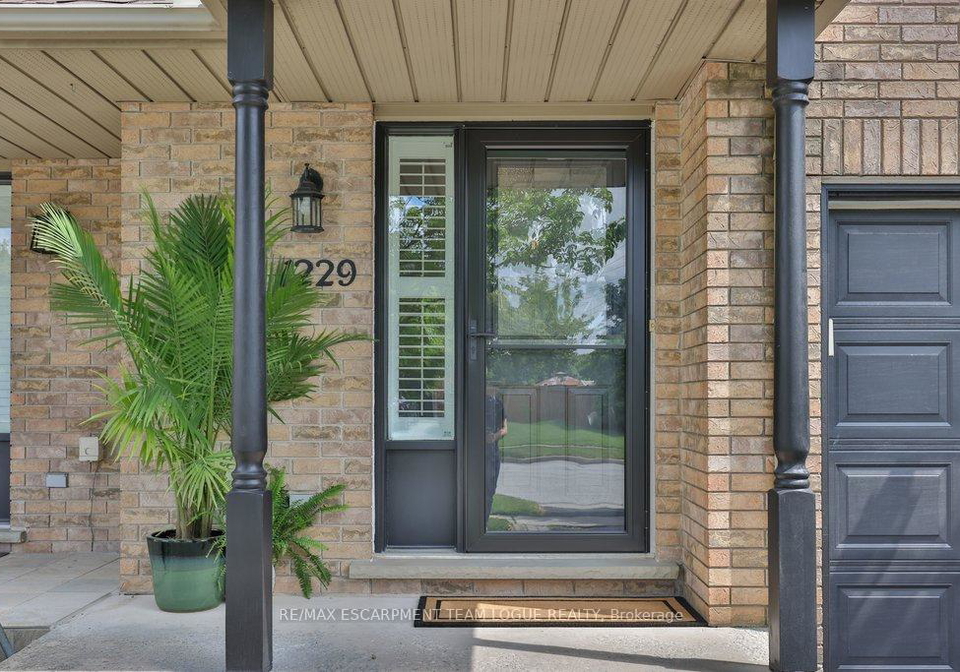 1229-blanshard-drive-burlington-ontario-w13434276