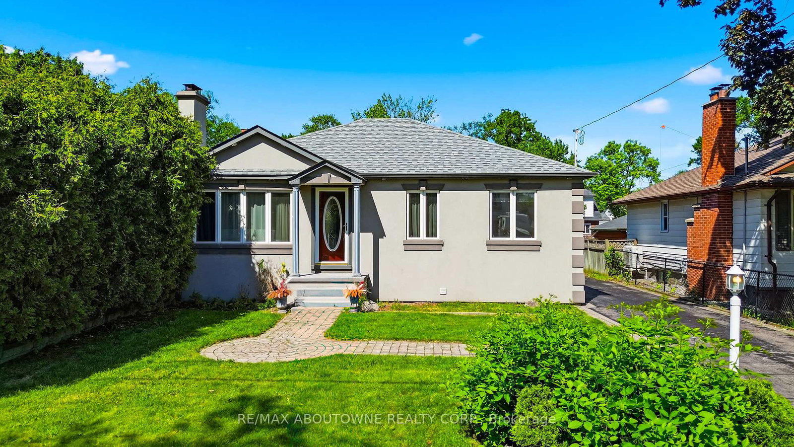 253-maurice-drive-oakville-ontario-w13434380