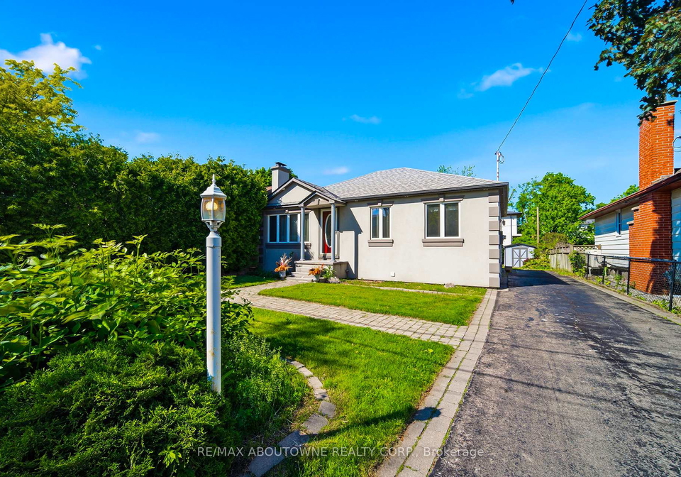 253-maurice-drive-oakville-ontario-w13434380
