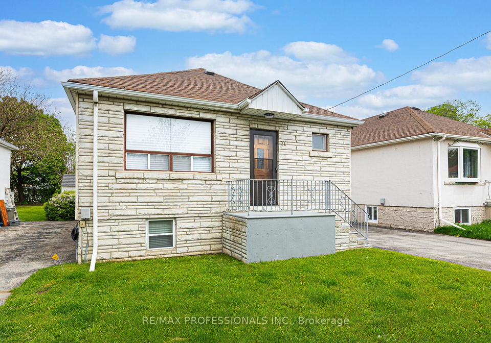 11-stock-avenue-etobicoke-ontario-w13434404