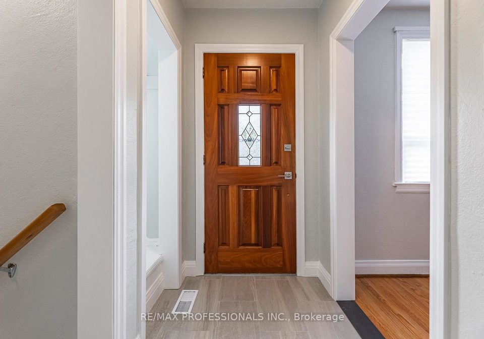 11-stock-avenue-etobicoke-ontario-w13434404
