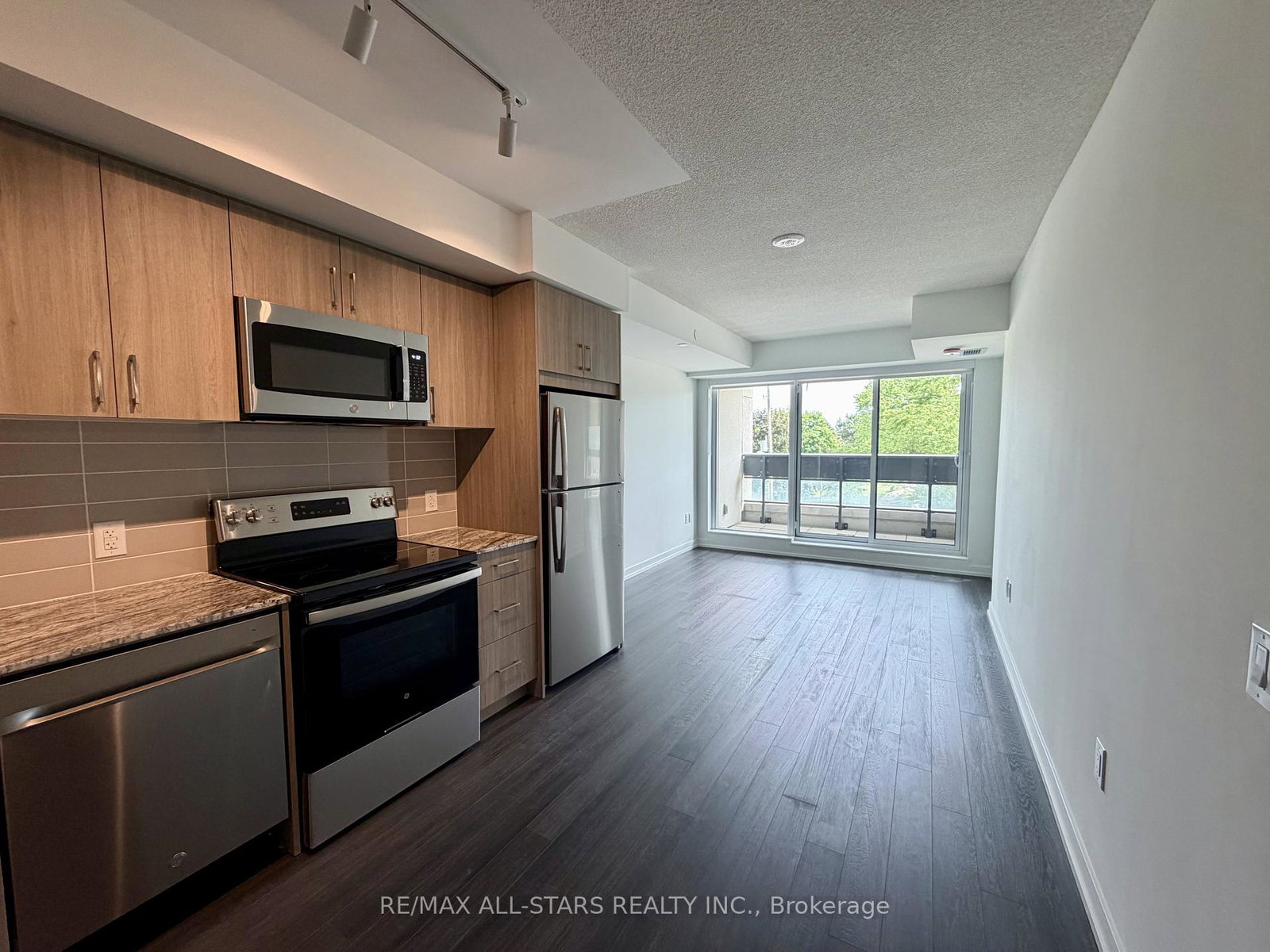 4010-eglinton-avenue-w-etobicoke-ontario-w13434450