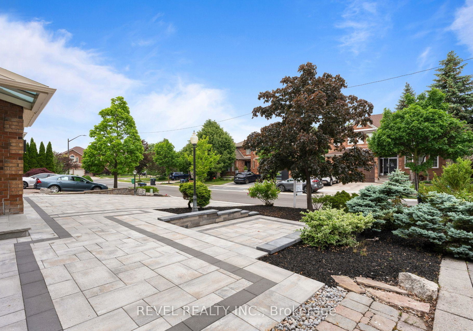 6872-round-leaft-court-mississauga-ontario-w13434530