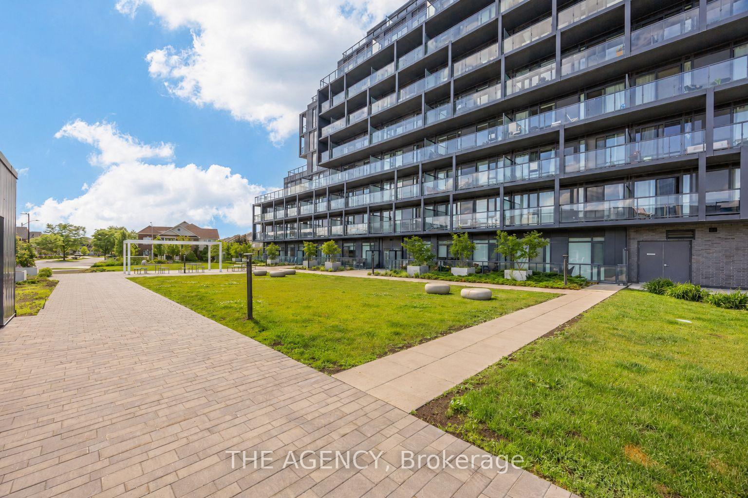 3200-dakota-common-burlington-ontario-w13434768