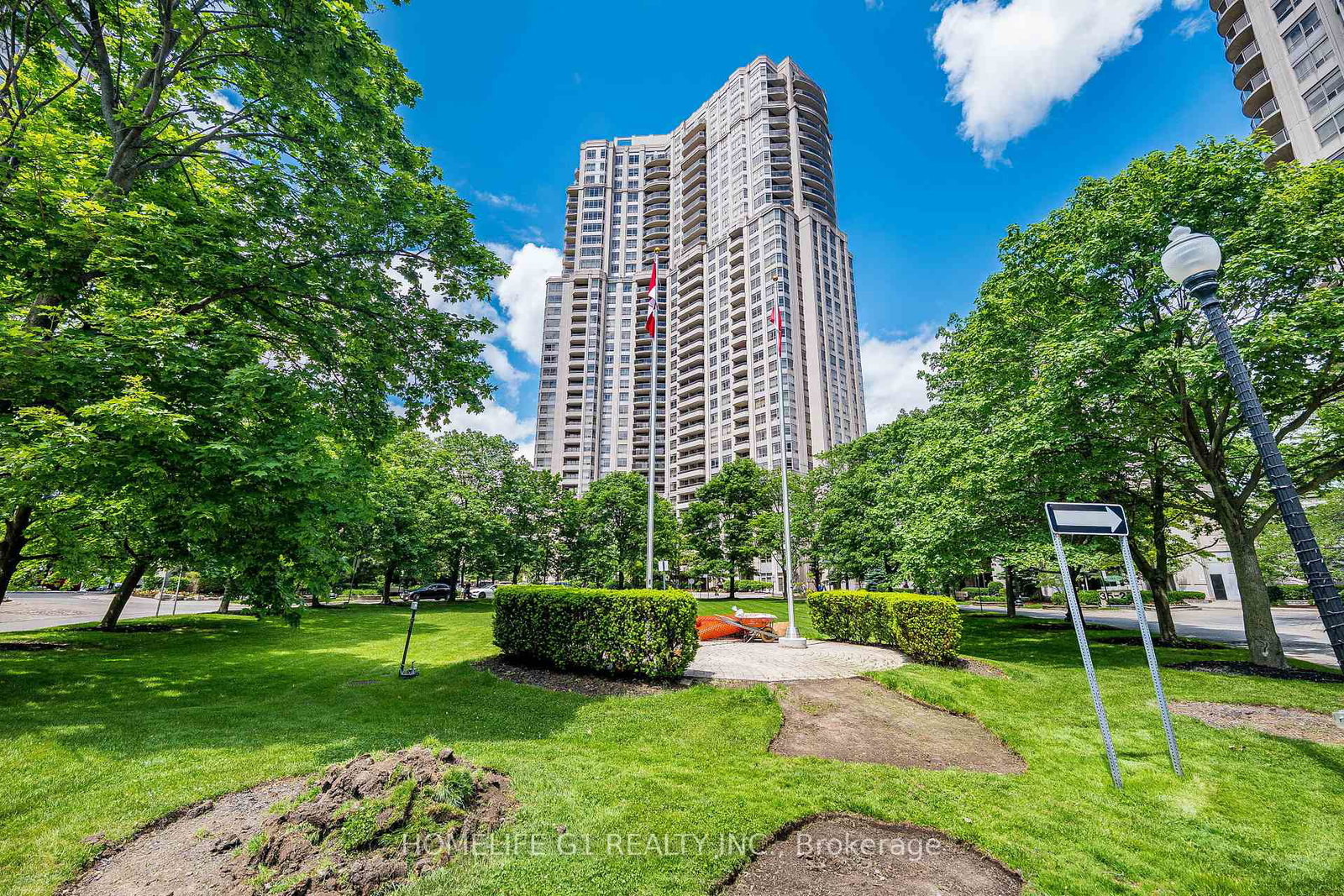 35-kingsbridge-garden-mississauga-ontario-w13434770
