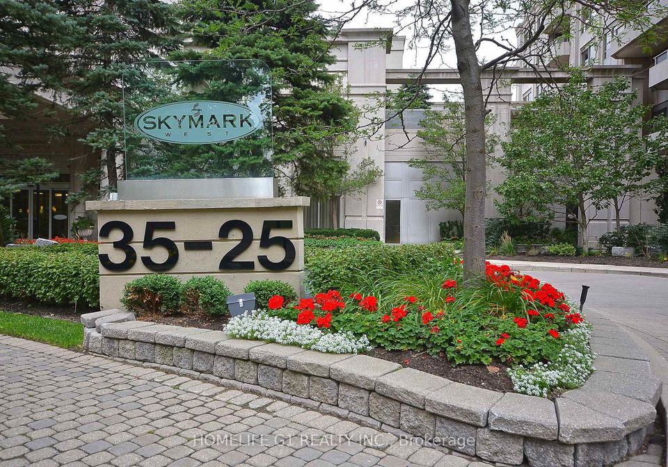 35-kingsbridge-garden-mississauga-ontario-w13434770