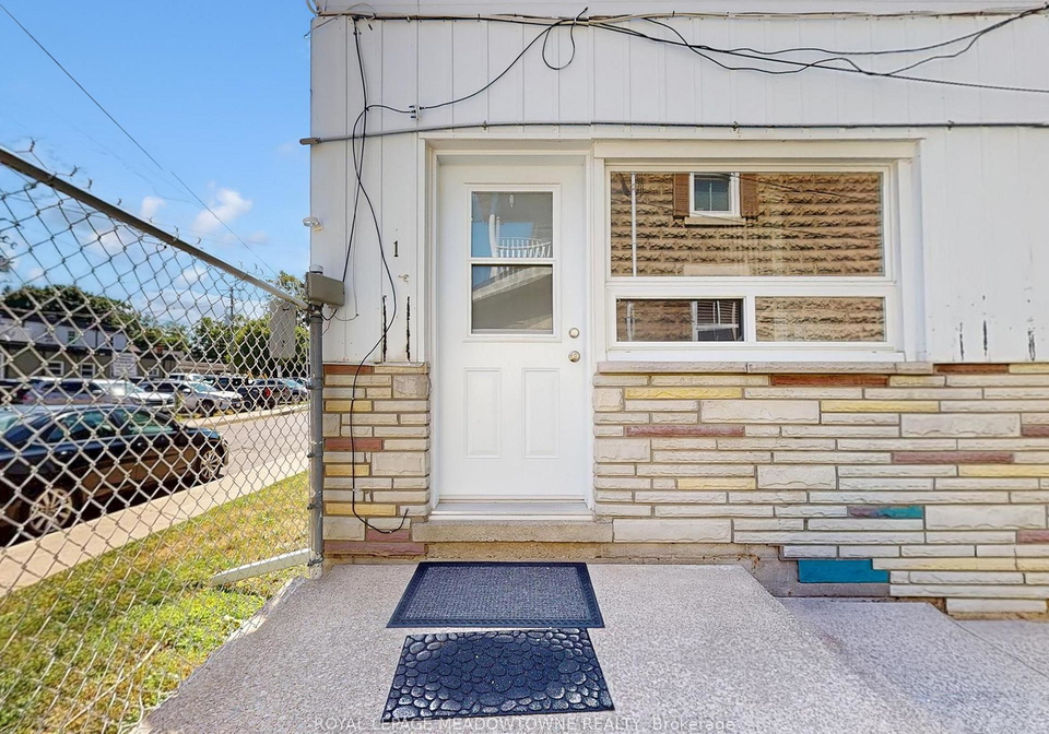 12-wesleyan-street-halton-hills-ontario-w13434988