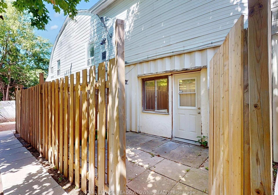 12-wesleyan-street-halton-hills-ontario-w13435014