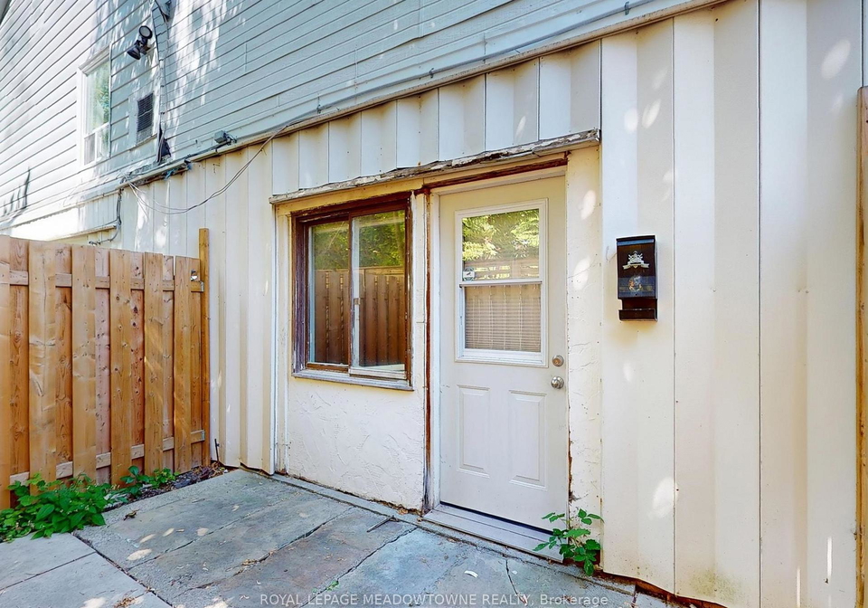 12-wesleyan-street-halton-hills-ontario-w13435014