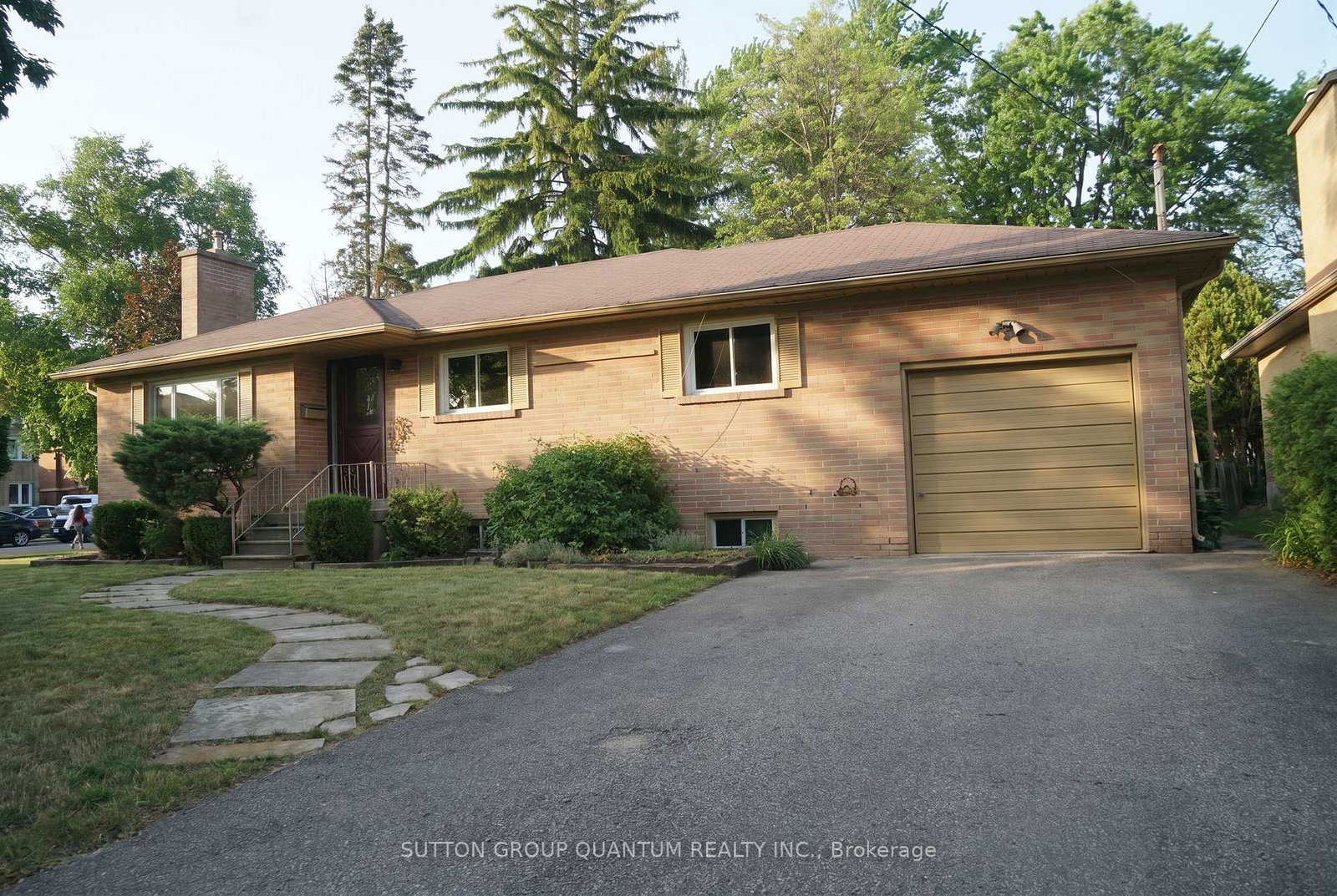 2395-edenhurst-drive-mississauga-ontario-w13435020