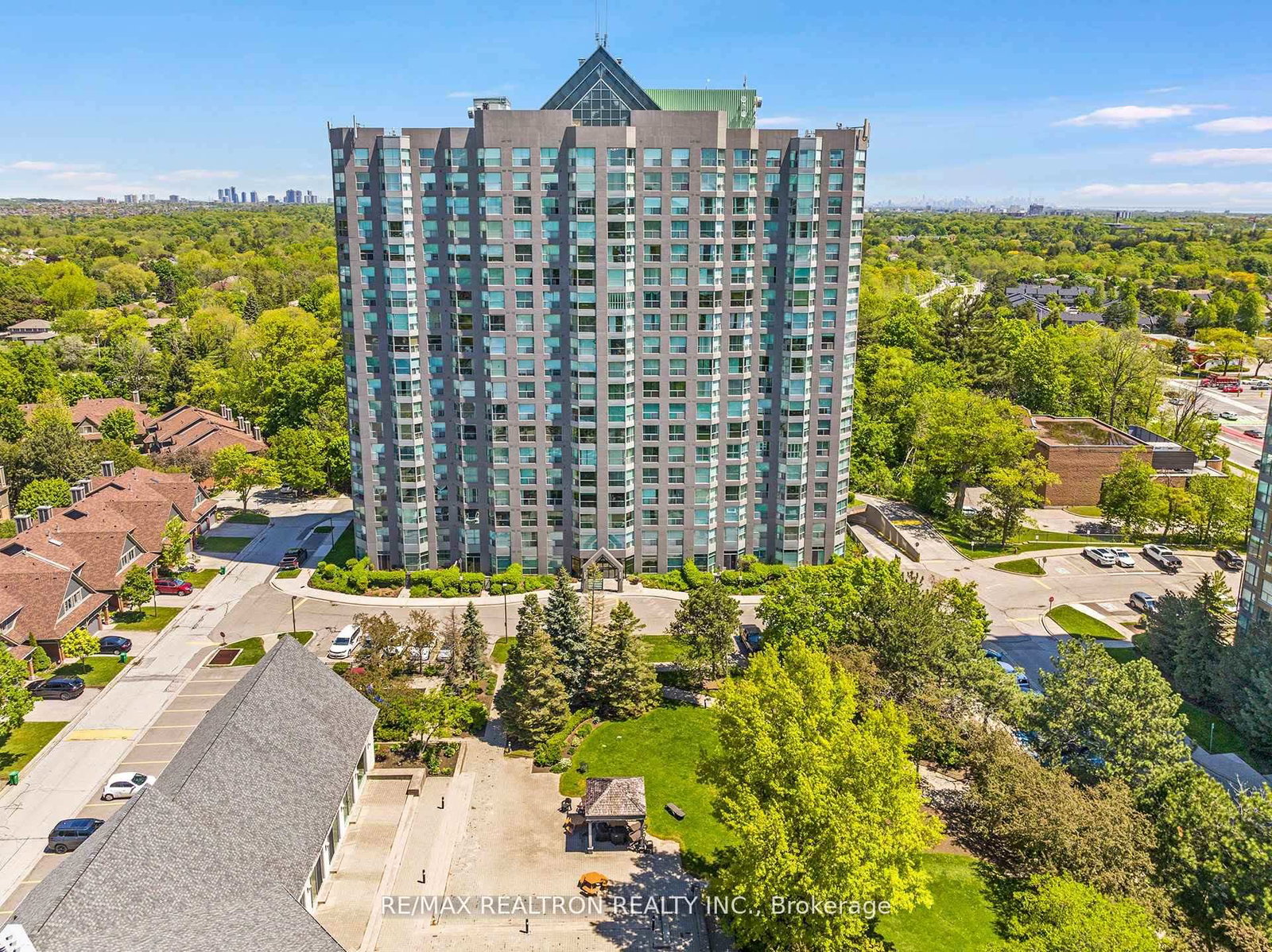 2155-burnhamthorpe-road-w-mississauga-ontario-w13435032