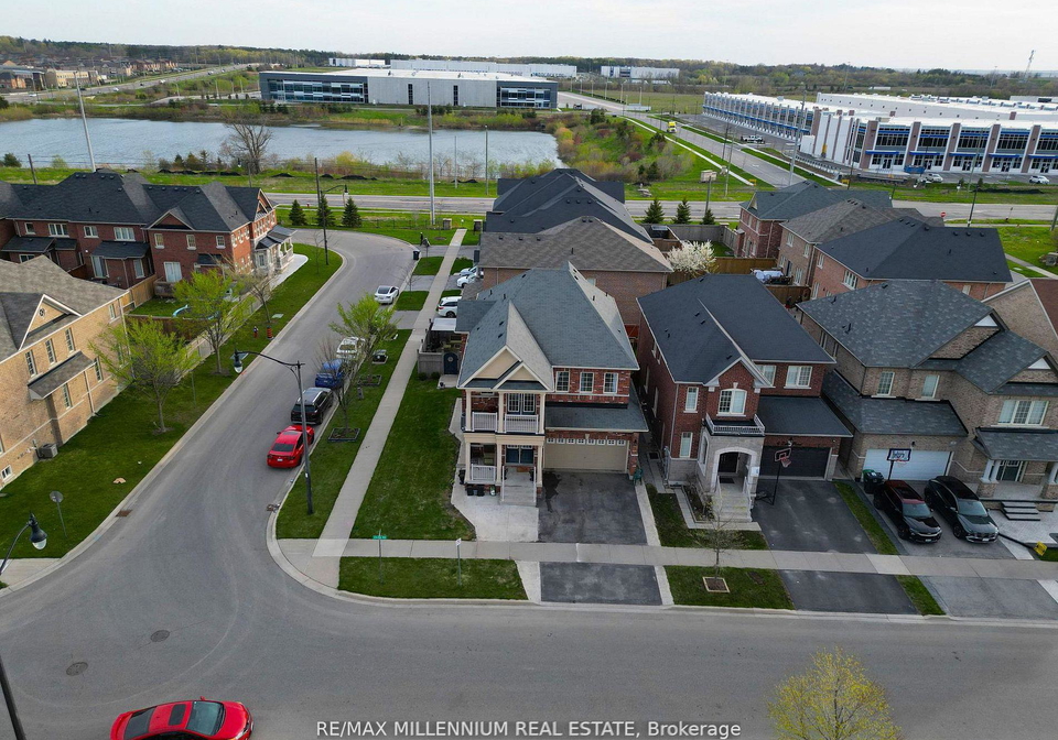 8-zelda-road-brampton-ontario-w13435048