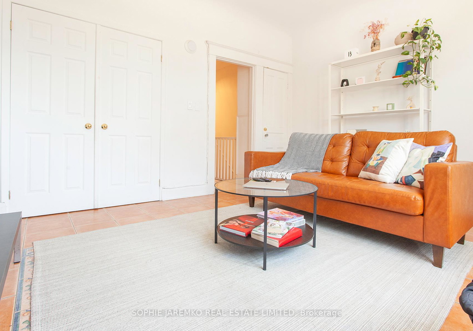 2102a-dundas-street-w-toronto-ontario-w13435204