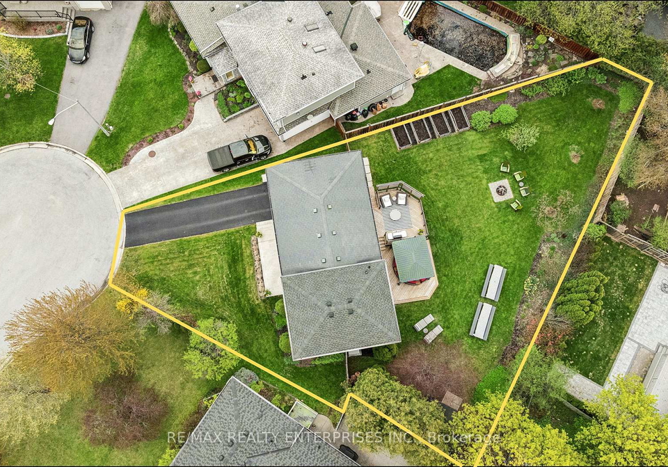 389-worth-place-oakville-ontario-w13435268