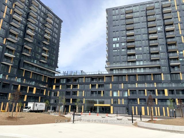 4878-powers-common-burlington-ontario-w13435806