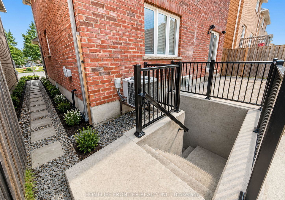 669-armstrong-boulevard-milton-ontario-w13436096