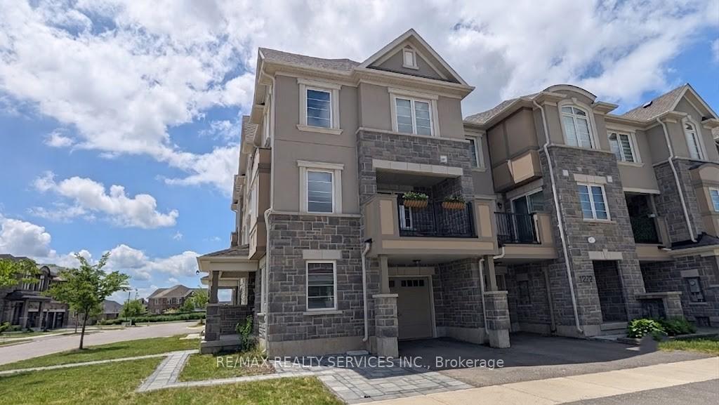 1274-wintergreen-place-milton-ontario-w13436328