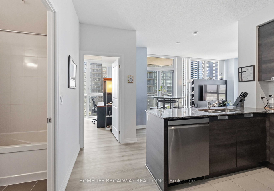 75-eglinton-avenue-w-mississauga-ontario-w13436542