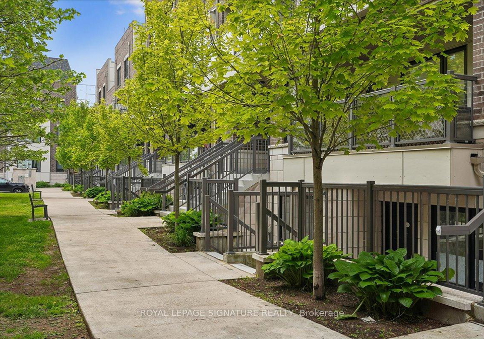 8-e-drummond-street-etobicoke-ontario-w13436618