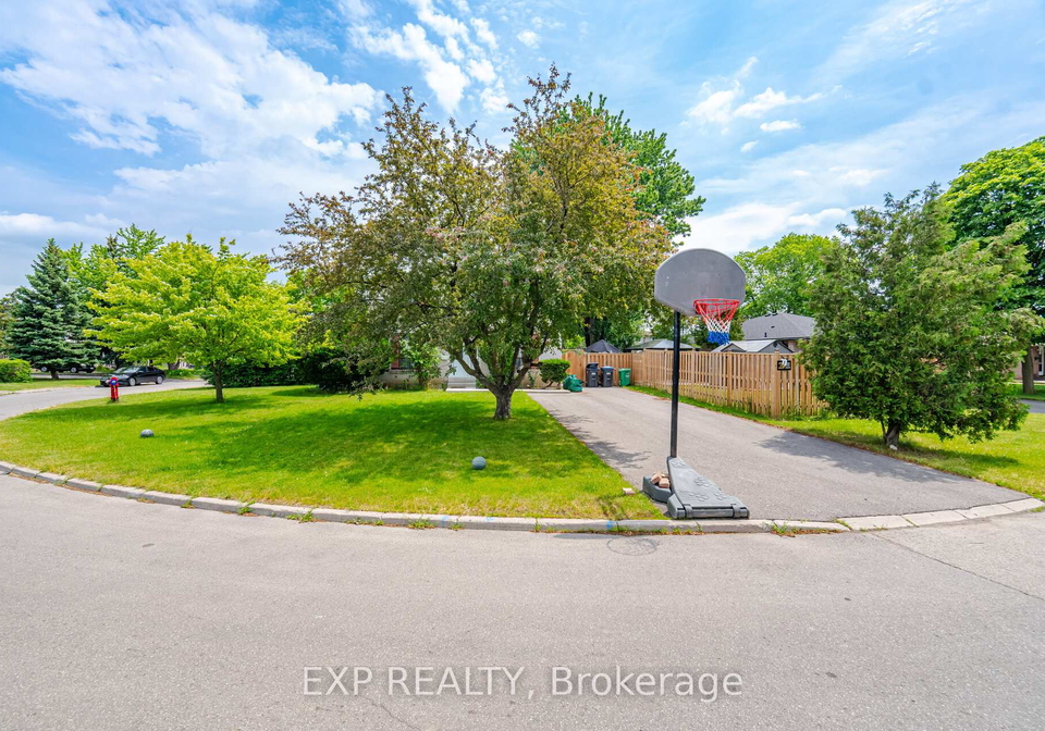 33-earlsdale-crescent-brampton-ontario-w13436908
