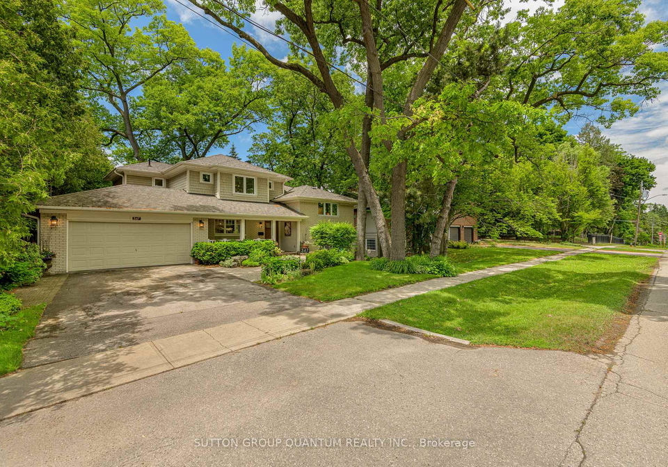 347-pinetree-way-mississauga-ontario-w13437384