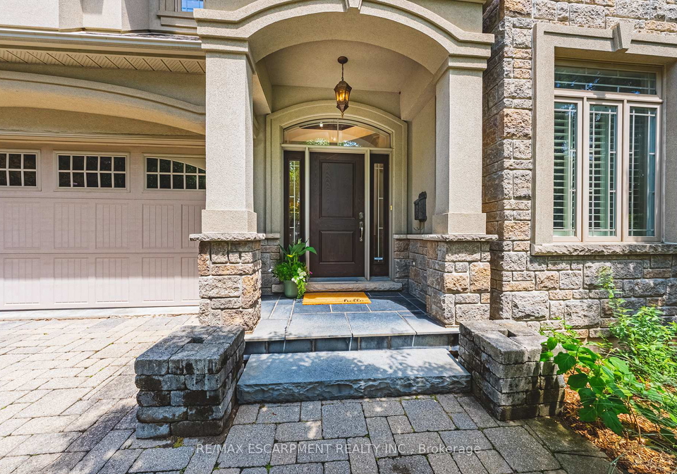 1047-st-matthews-avenue-burlington-ontario-w13437424