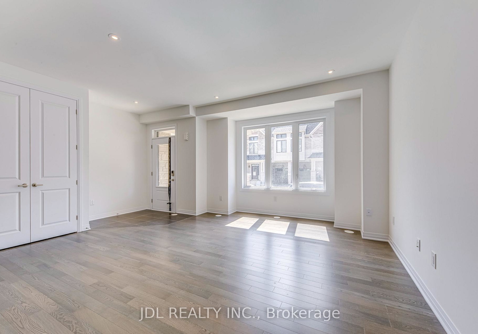 3259-crystal-drive-oakville-ontario-w13437568
