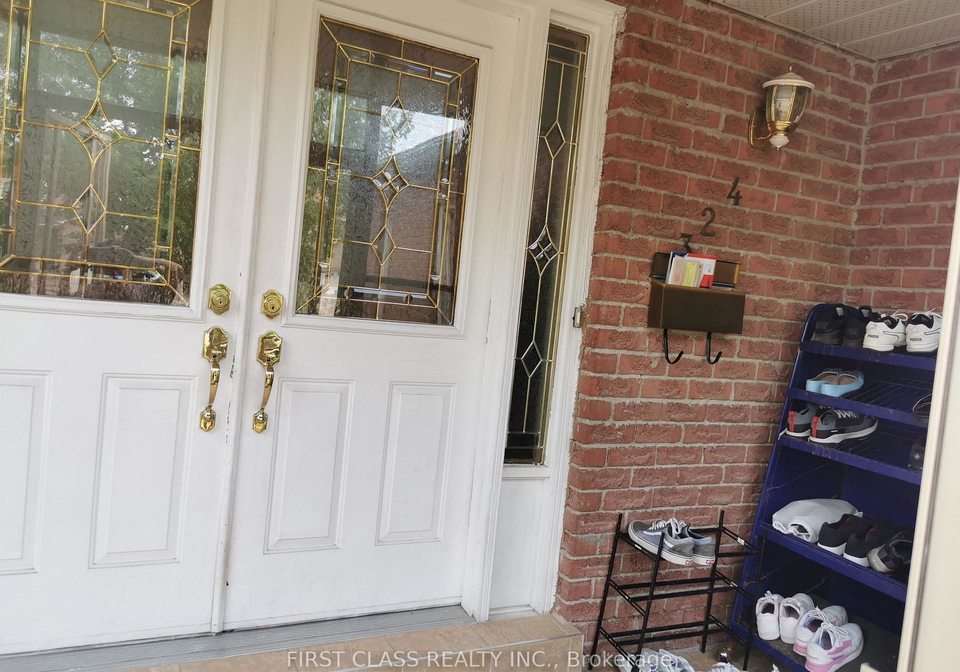 324-winfield-terrace-mississauga-ontario-w13437850