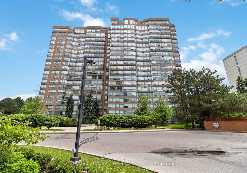 1276-maple-crossing-boulevard-burlington-ontario-w13437916