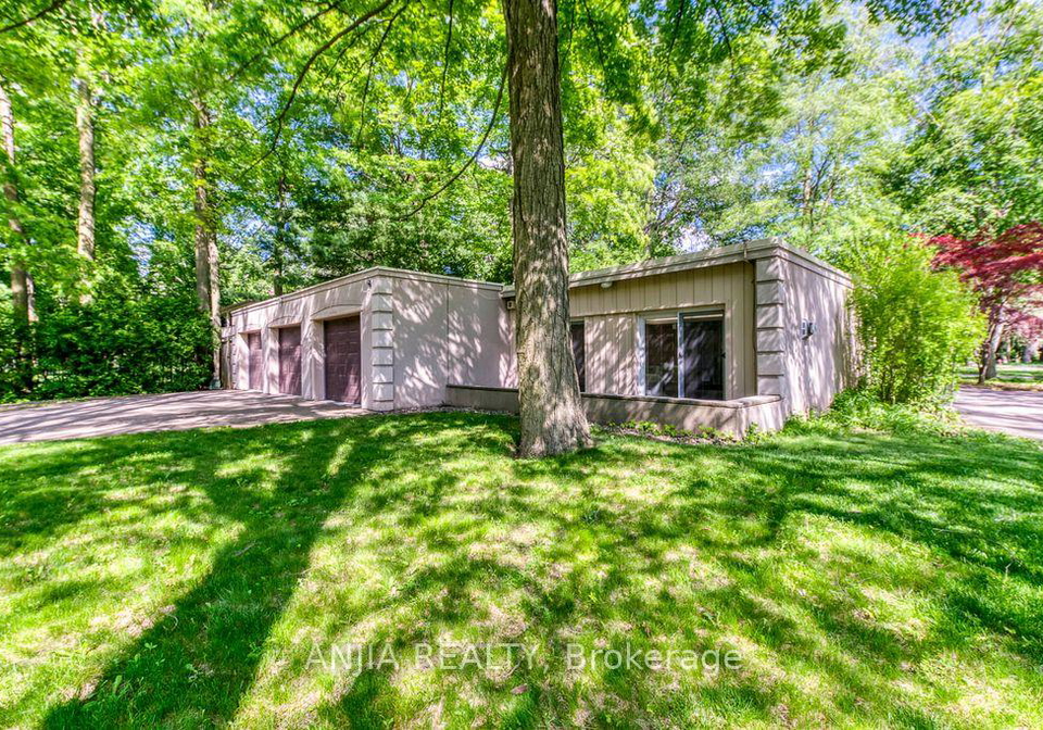 2419-lionheart-crescent-mississauga-ontario-w13438062