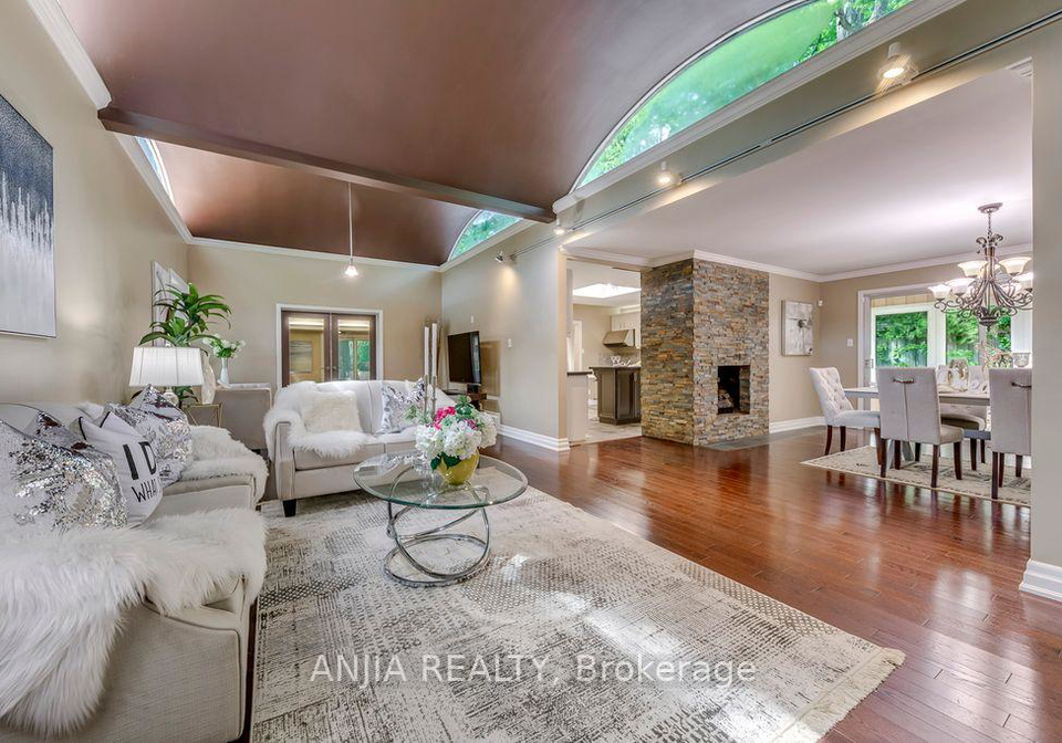2419-lionheart-crescent-mississauga-ontario-w13438062