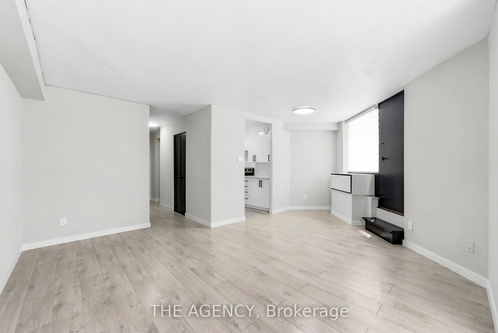 2350-dundas-street-w-toronto-ontario-w13438402