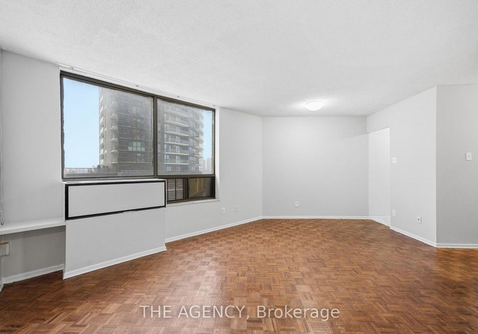2350-dundas-street-w-toronto-ontario-w13438418