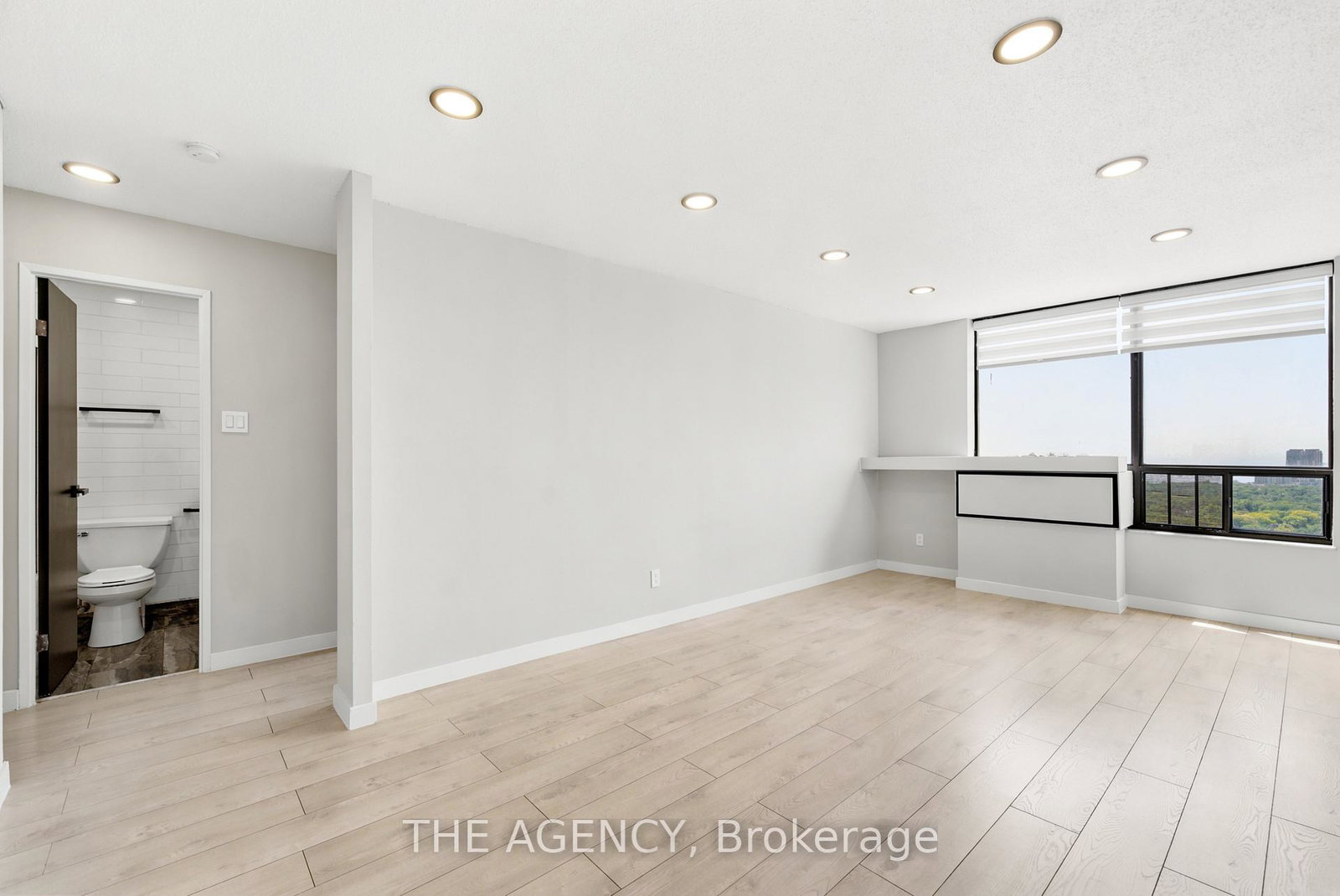 2350-dundas-street-w-toronto-ontario-w13438446