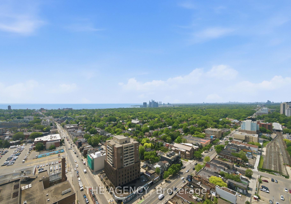 2350-dundas-street-w-toronto-ontario-w13438446