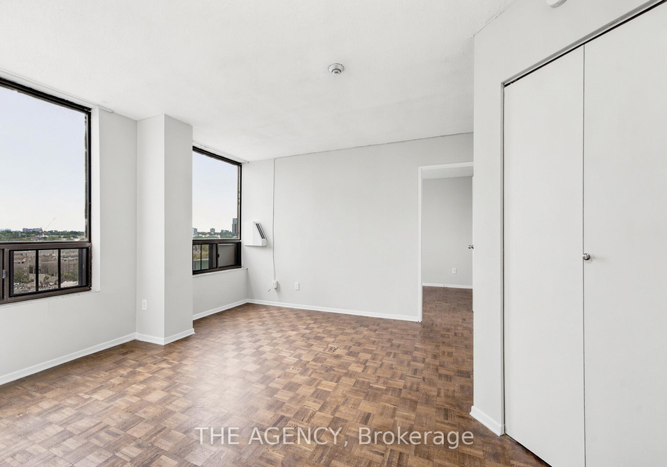2360-dundas-street-w-toronto-ontario-w13438476