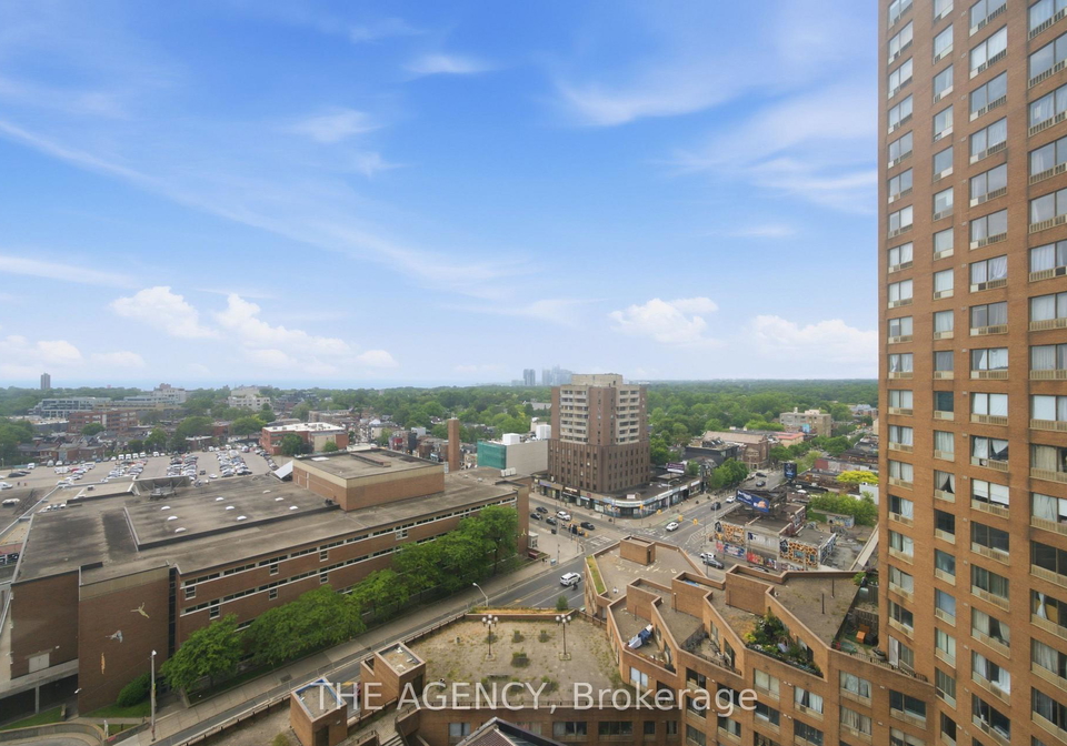 2360-dundas-street-w-toronto-ontario-w13438510