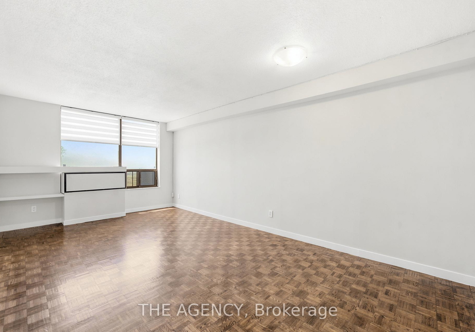 2350-dundas-street-w-toronto-ontario-w13438648