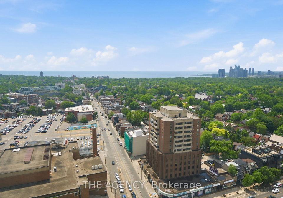 2350-dundas-street-w-toronto-ontario-w13438648