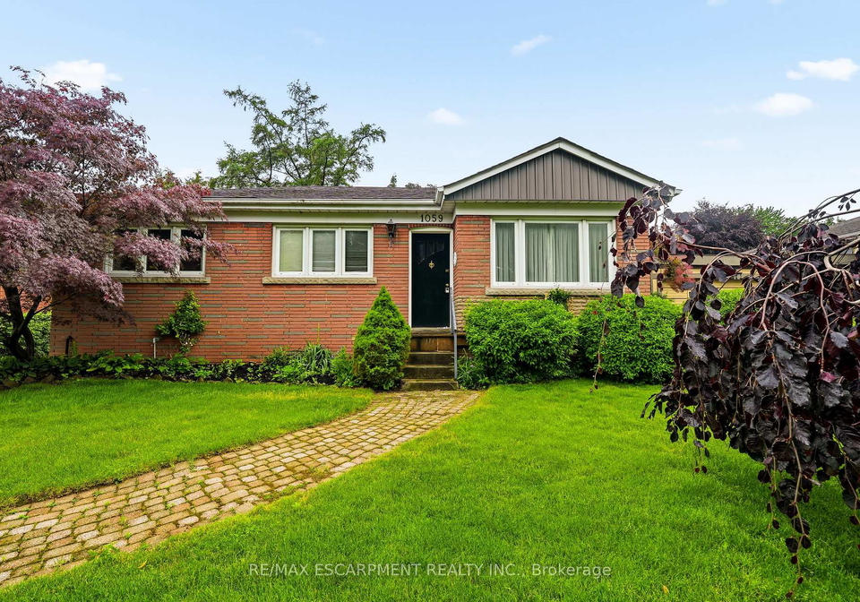 1059-shepherds-drive-burlington-ontario-w13438784
