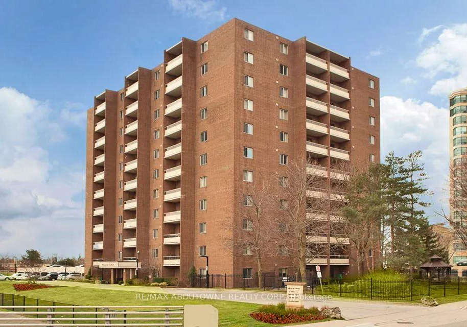 82-millside-drive-milton-ontario-w13438806